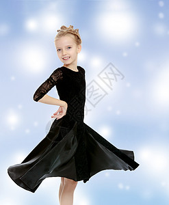 穿黑裙子的美丽的小舞者 圣诞节 公主 时尚 幼儿园 短裙图片
