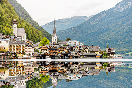 奥地利哈斯塔特著名福音教会的景象 城市景观 浪漫的背景图片