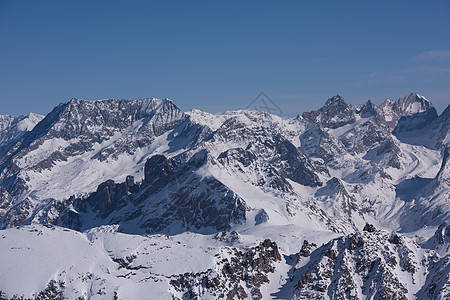 寒冬美丽的山地风景 远足 云 太阳 瑞士人 滑雪 季节图片