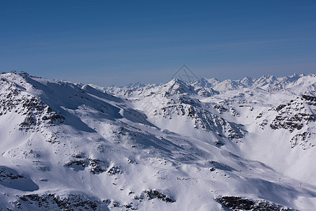 寒冬美丽的山地风景 全景 云 欧洲 高山 蓝色的图片