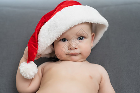 带着圣诞帽子的可爱小宝宝图片