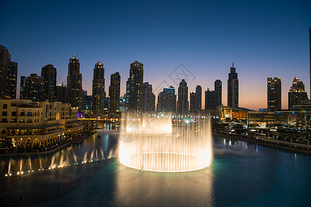 迪拜的音乐喷泉 迪拜塔 夏天 商业 灯光 塔 摩天大楼 地标图片