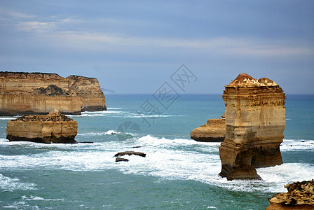 澳大利亚维多利亚州大洋路十二使徒岩的直视图 洛基 海洋图片