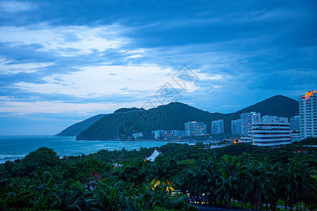 绿色树叶和蓝天空海景酒店图片