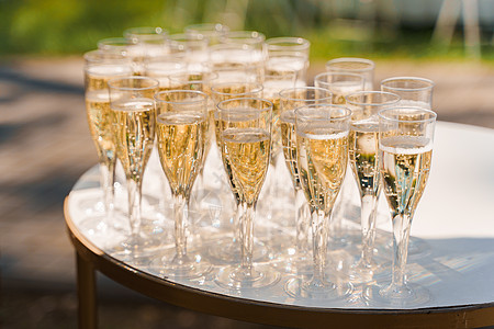 豪华香槟欢迎餐饮区参加商务会议 为富人提供优先餐饮服务 葡萄酒 桌子图片