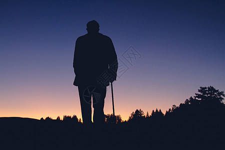老人 夕阳孤独老人设计图片