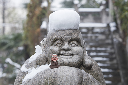 雪中佛图片