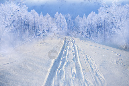 冬天雪路冬天山间高清图片