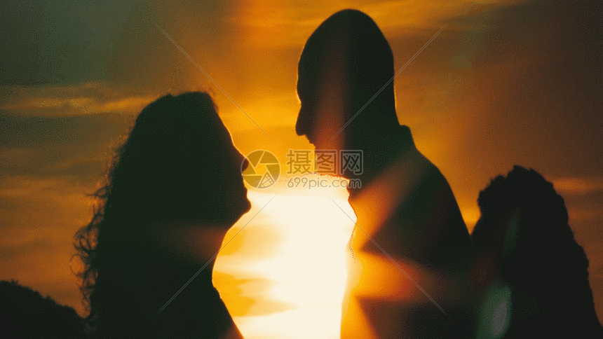 gif动态图片 标题为          接吻gif,编号: 401079090,格式: gif