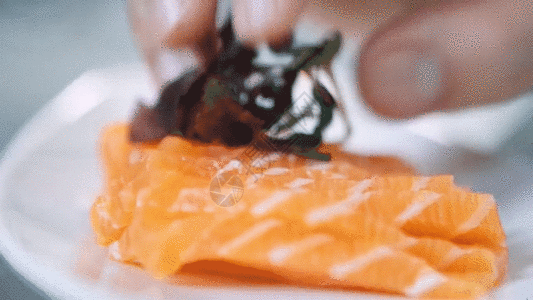 新鲜豌豆美食三文鱼GIF高清图片