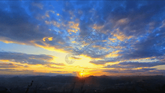 城市云彩夕阳风景GIF高清图片