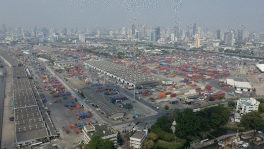 集装箱创意航拍曼谷港口集装箱港口起重机GIF高清图片