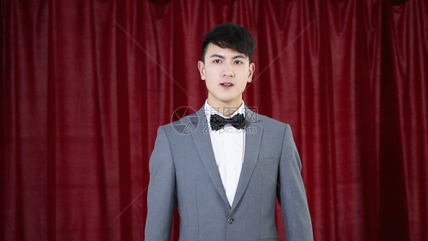 晚会获奖的男嘉宾gif动图图片-正版gif素材401083198