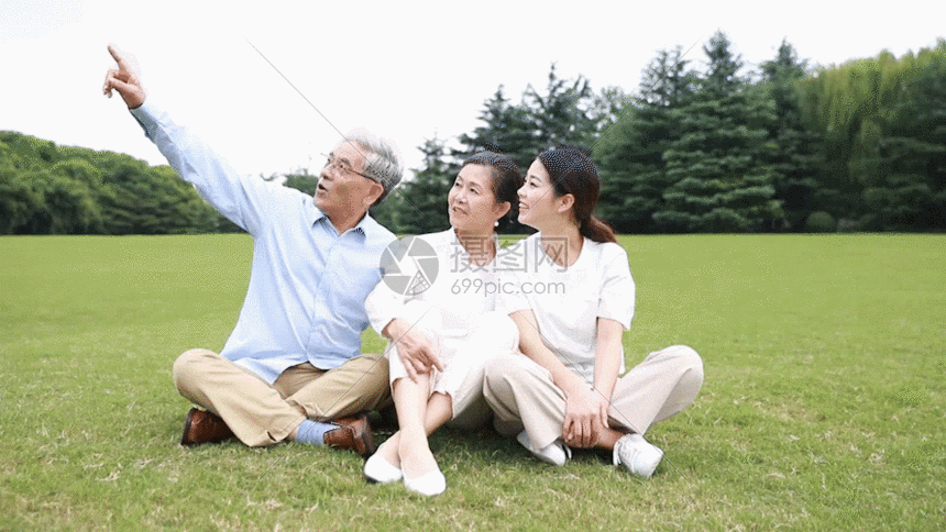 公园草地上一家人gif动图图片-正版gif素材401083514