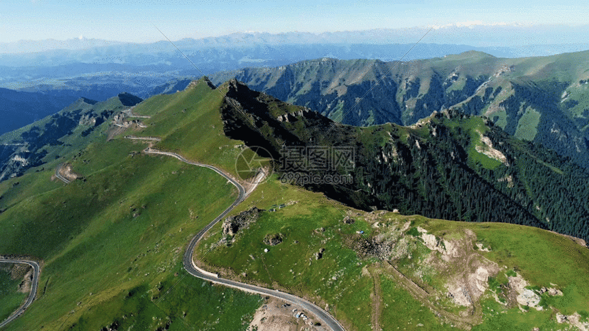 标题为          航拍祖国山路旅游新疆gif,编号: 401086333,格式