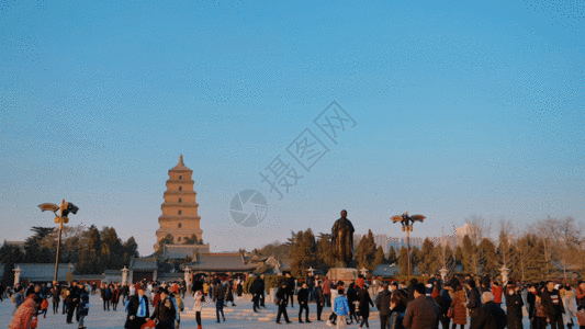 海边旅游景点大雁塔广场延时画面GIF高清图片