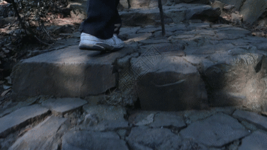 老年旅游运动健身登山GIF高清图片