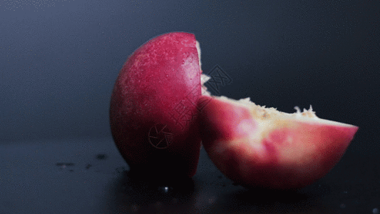 桃子切开水果油桃实拍GIF高清图片
