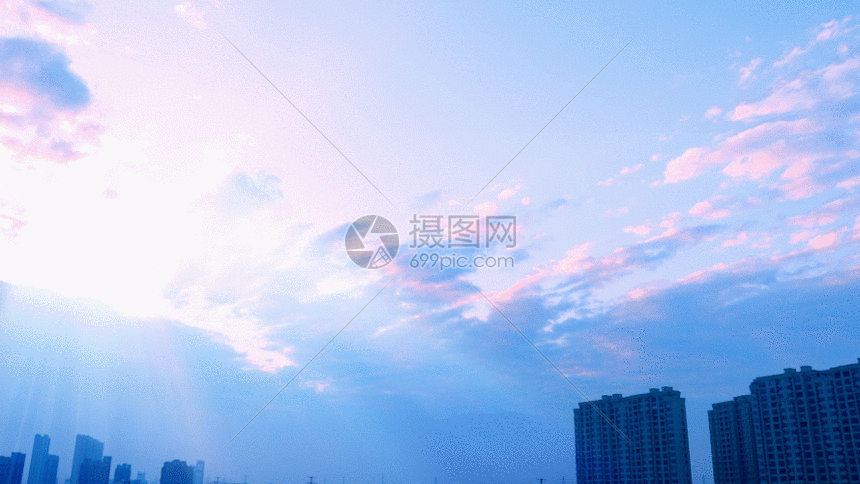 天空丁达尔耶稣光延时gif