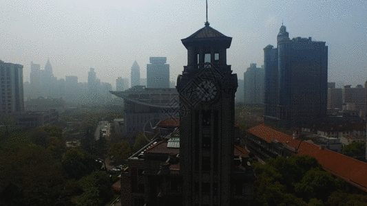 航拍上海建筑钟GIF图片