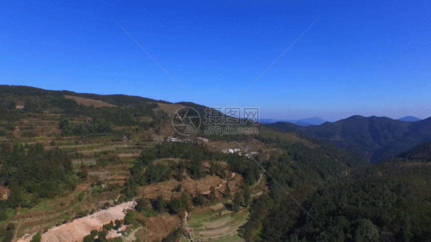 gif动图 实景动图  航拍大山里gif.gif 860_484