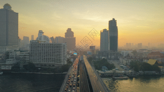日出的泰国曼谷湄公河南城市中心建筑GIF图片