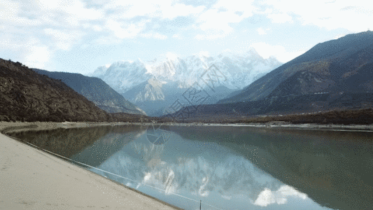林芝桃花节西藏南迦巴瓦峰高清航拍GIF高清图片