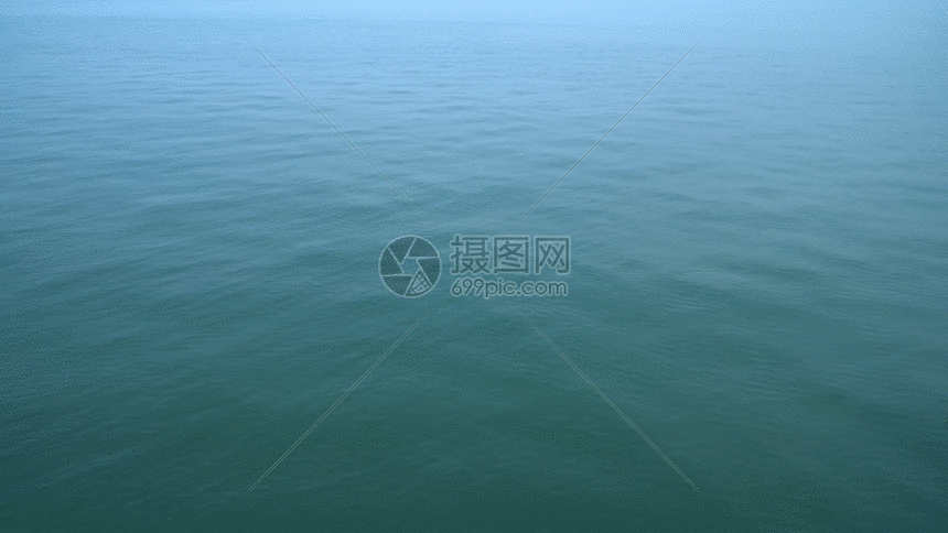 湛蓝的海水GIF图片
