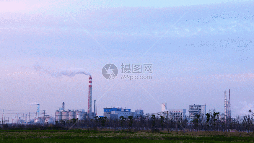 gif动图 实景动图  工厂烟囱冒白烟延时摄影gif.gif 860_484