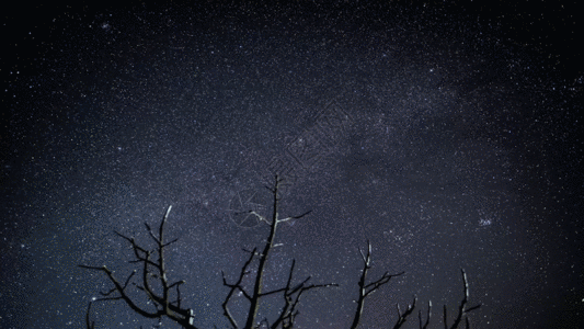 晴朗的夜空间隔拍摄GIF高清图片