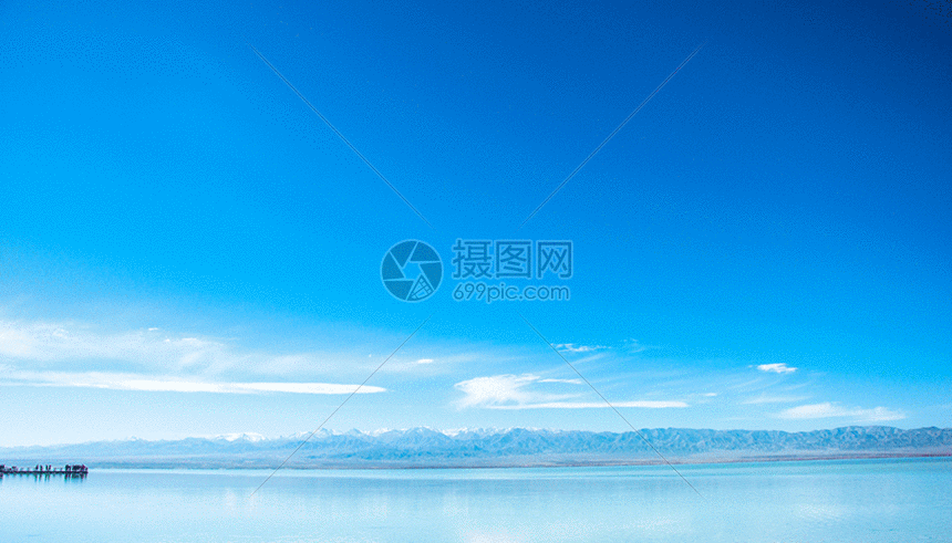 天空之镜蓝天白云青海湖gif