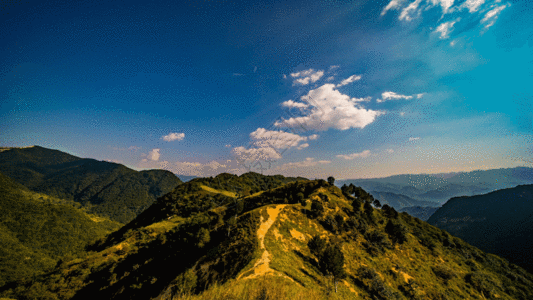 高山白云蓝关古道延时GIF高清图片