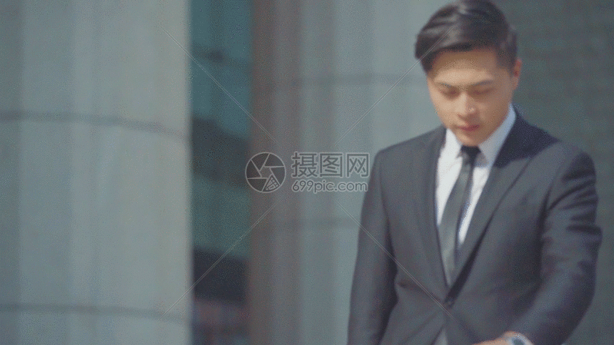 穿西装的男生gif