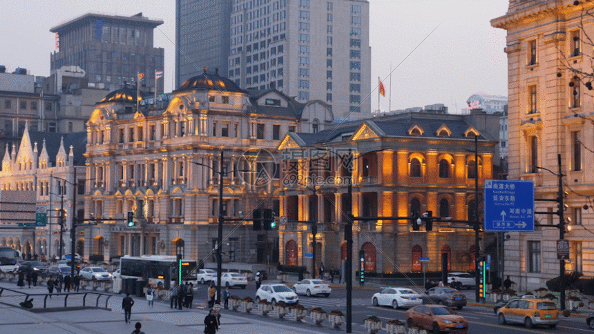 gif动图 实景动图  傍晚的外滩建筑gif  最大尺寸889 × 500 字体版权