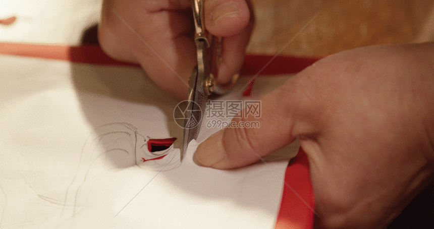 作品内所包含的字体需自行编辑替换可商用字体 授权范围可做商用