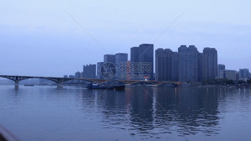 实拍城市gif动图图片-正版gif素材401148846-摄图网