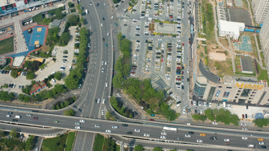 繁忙的城市交通4K航拍GIF图片
