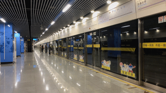 上海地铁地铁站列车进站GIF高清图片