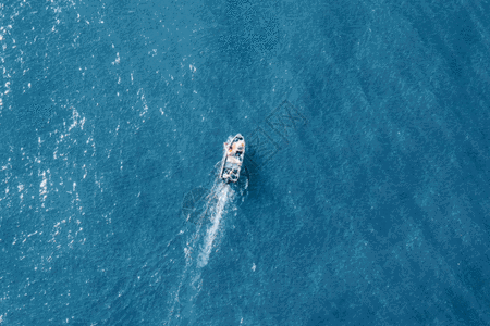 夏威夷海滩海上小舟gif高清图片