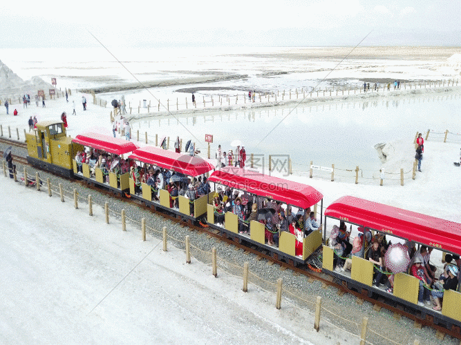 gif动图 实景动图  青海茶卡盐湖景区航拍gif.gif 667_500