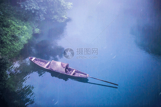 雾漫小东江gif图片