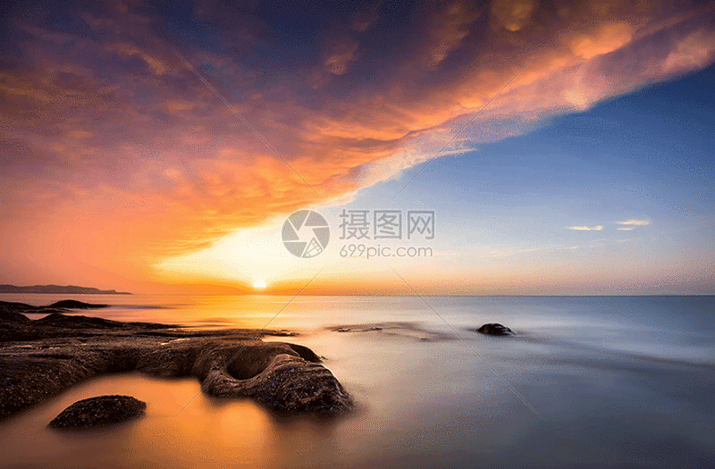 鳄鱼探海火烧云gif