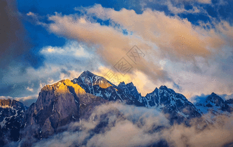 洱海夕阳玉龙雪山日照金山gif高清图片