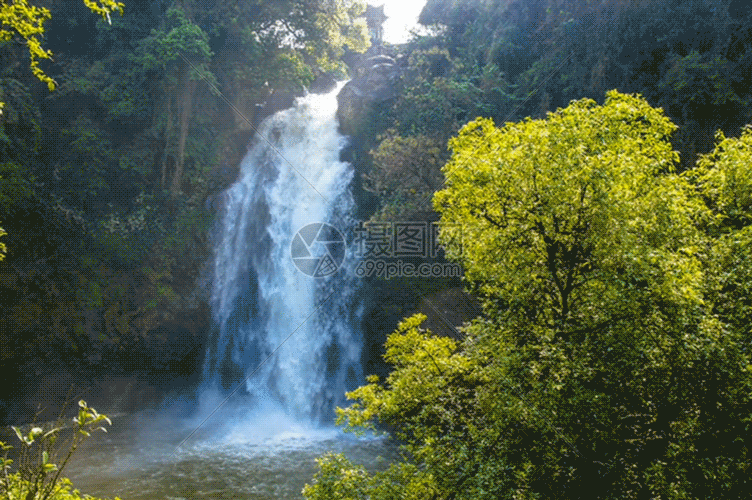 gif动图 实景动图  三叠水瀑布gif动图.gif 752_500