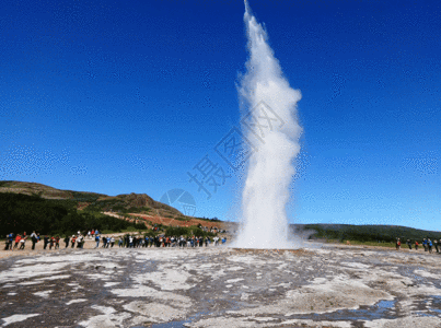 冰岛最大的间歇喷泉gif图片