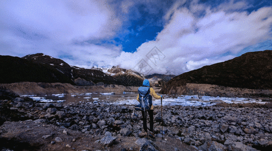 冰川融化户外徒步线路稻城亚丁gif高清图片