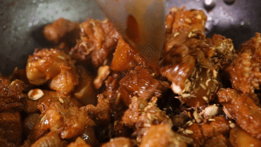 黄豆红烧肉放入大料的红烧肉GIF高清图片