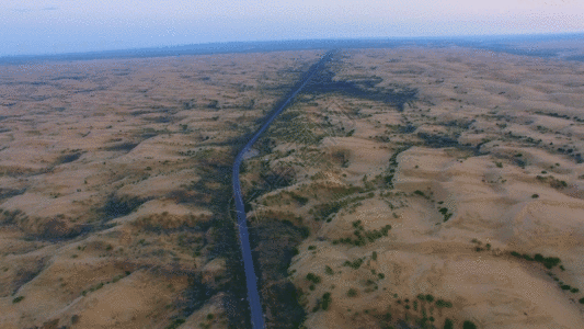 夕阳下的公路沙漠公路合集GIF高清图片