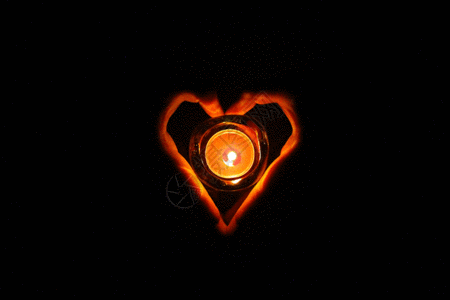 爱心祈福蜡烛微光gif动图高清图片