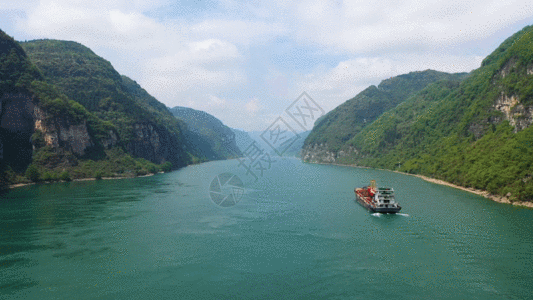 浦江轮船自然风景航拍GIF高清图片